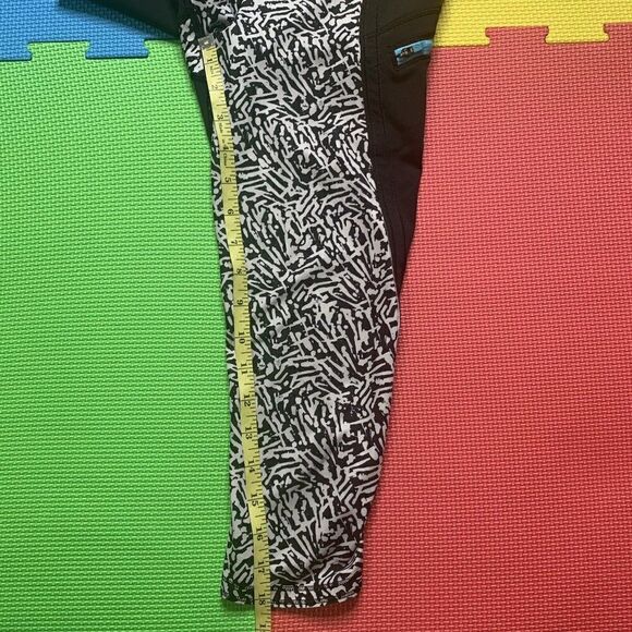 Lululemon Run Top Speed Crop Leggings Size 2 Mini Brushed Animal Black White - Picture 10 of 12